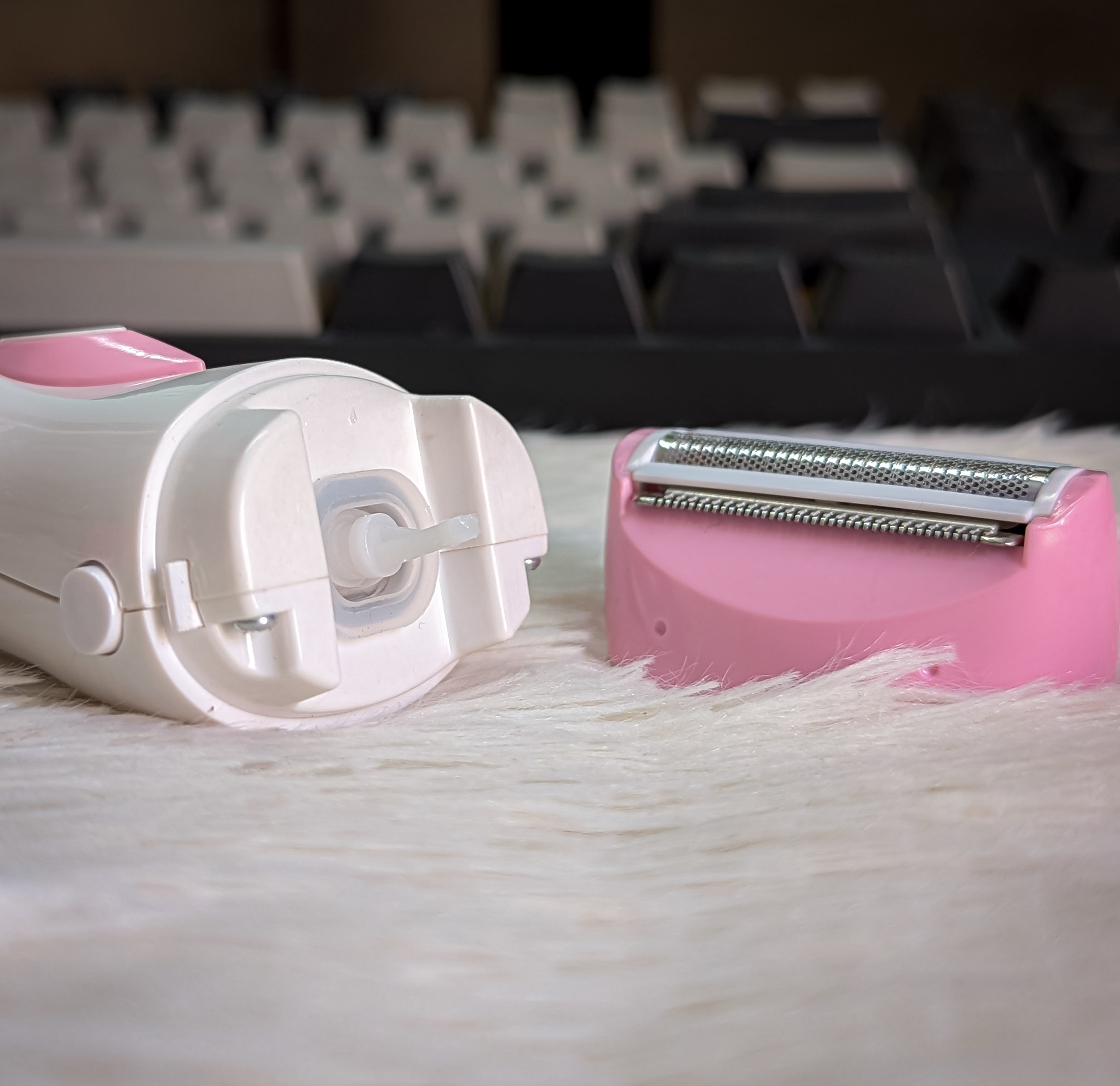 Kemei KM-3018 Professional Lady Shaver – Wet & Dry Use, 7000 RPM Motor & Flexible Swing Head