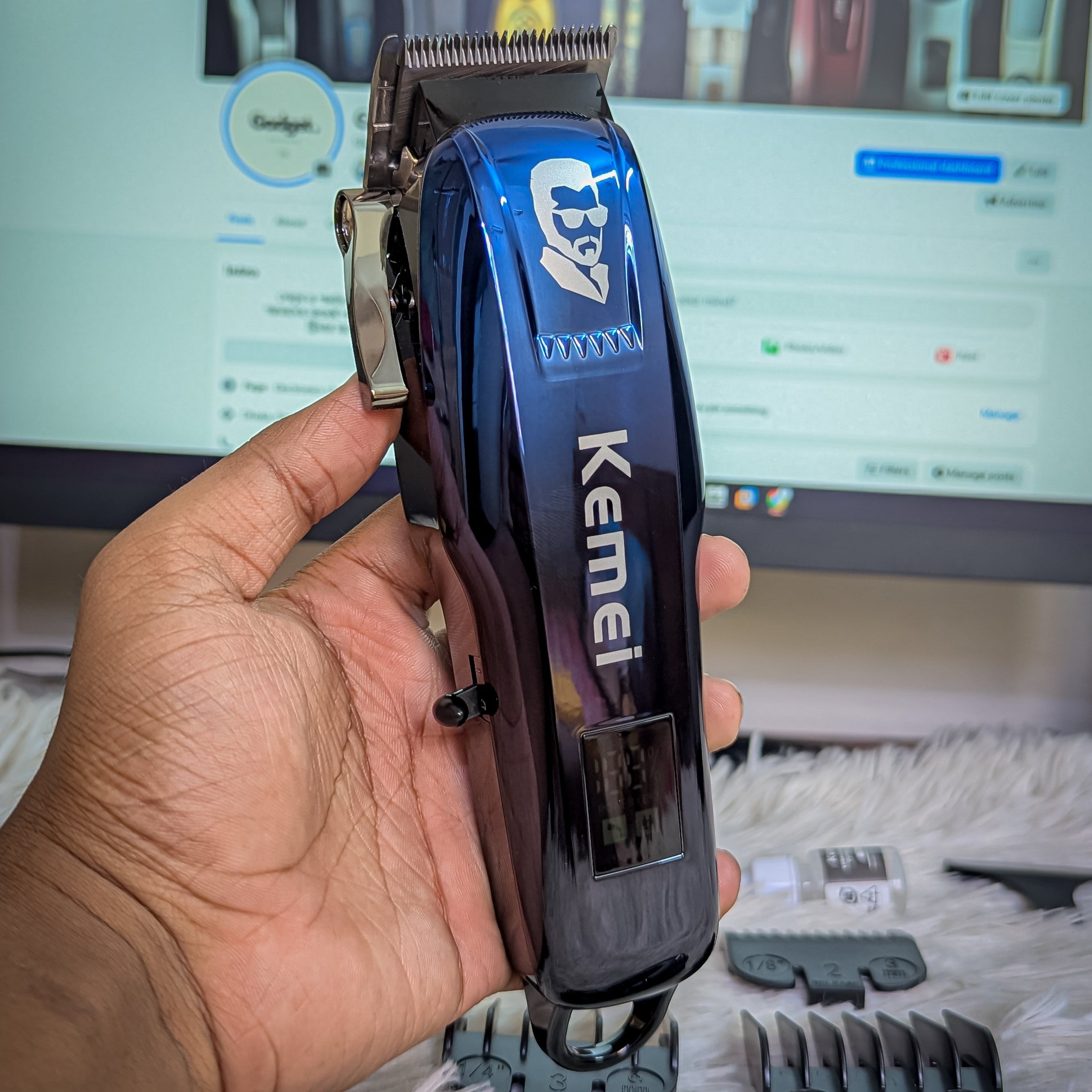Kemei KM-709A Professional Hair Clipper – 6500 RPM High-Speed Motor, 2000mAh Battery & Stainless Steel T-Blade