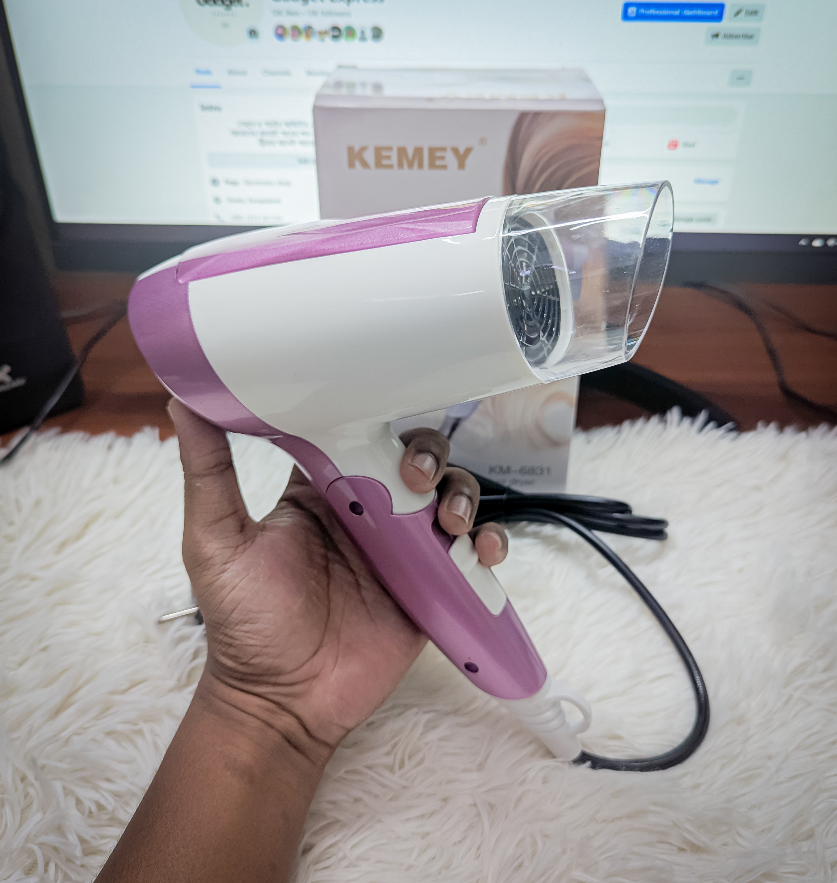 Kemei KM-6833 Professional Hot &amp; Cool Hair Dryer – 1600W