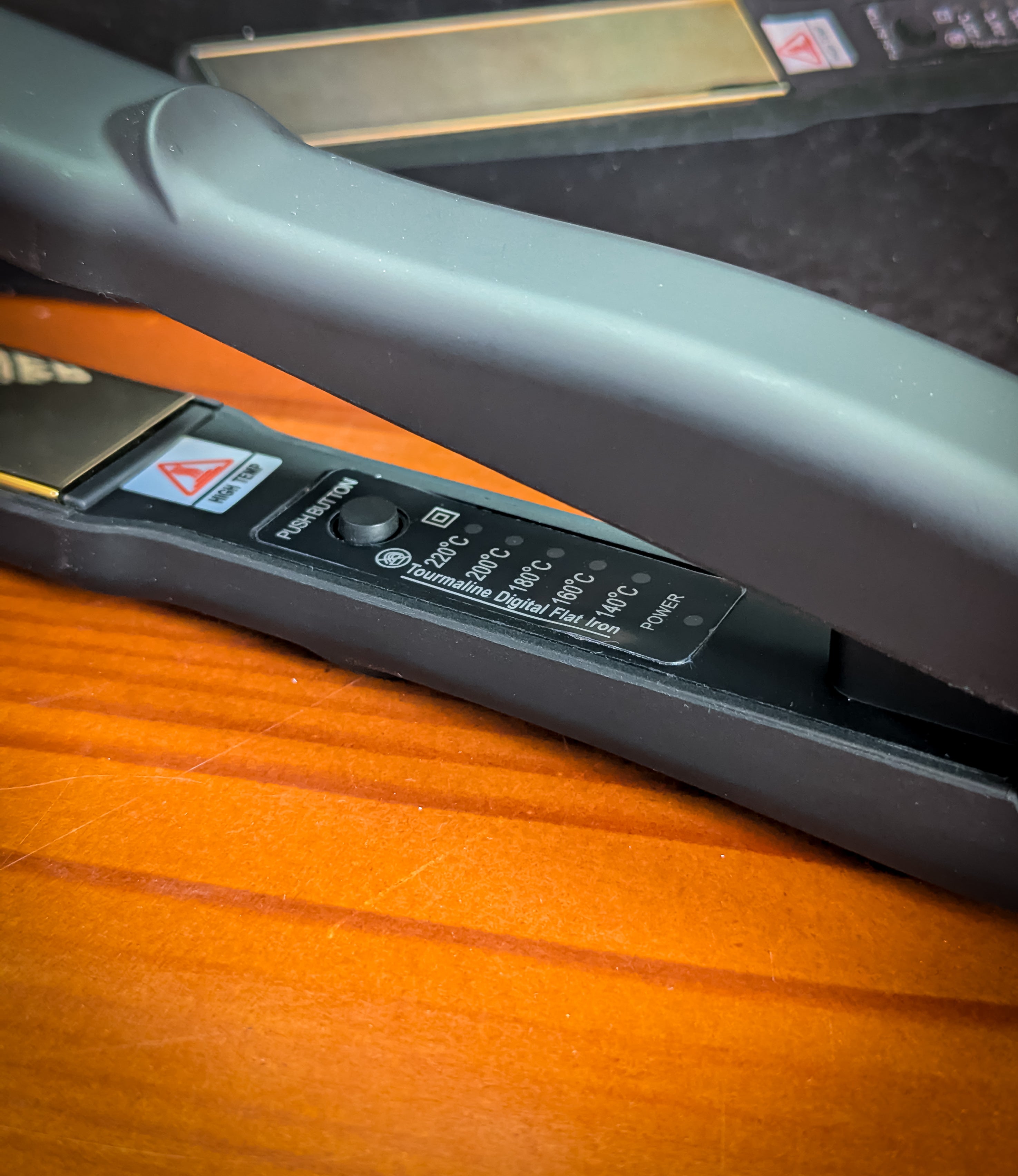 V&G Professional V22 Hair Straightener