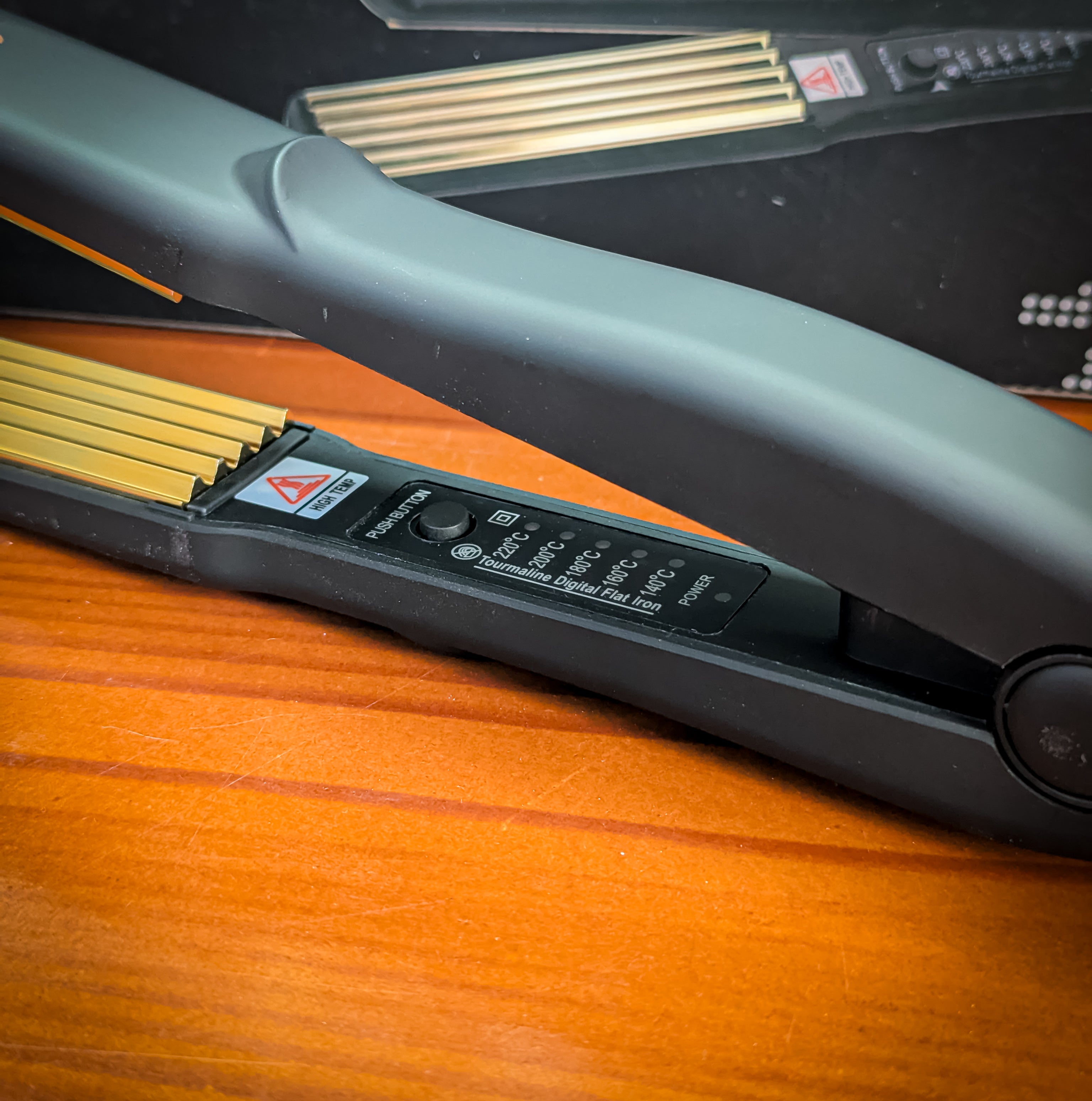 V&G V-22A Professional Hair Straightener
