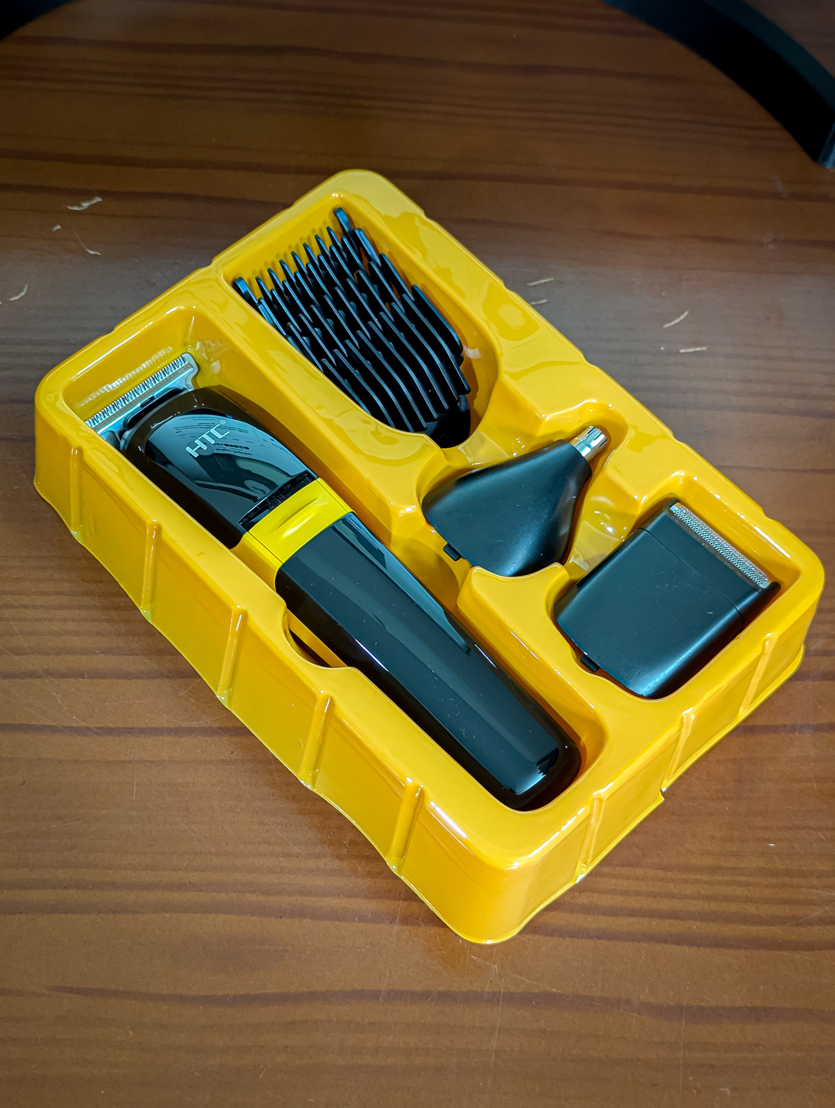 HTC AT-1322 3-in-1 Professional Grooming Kit