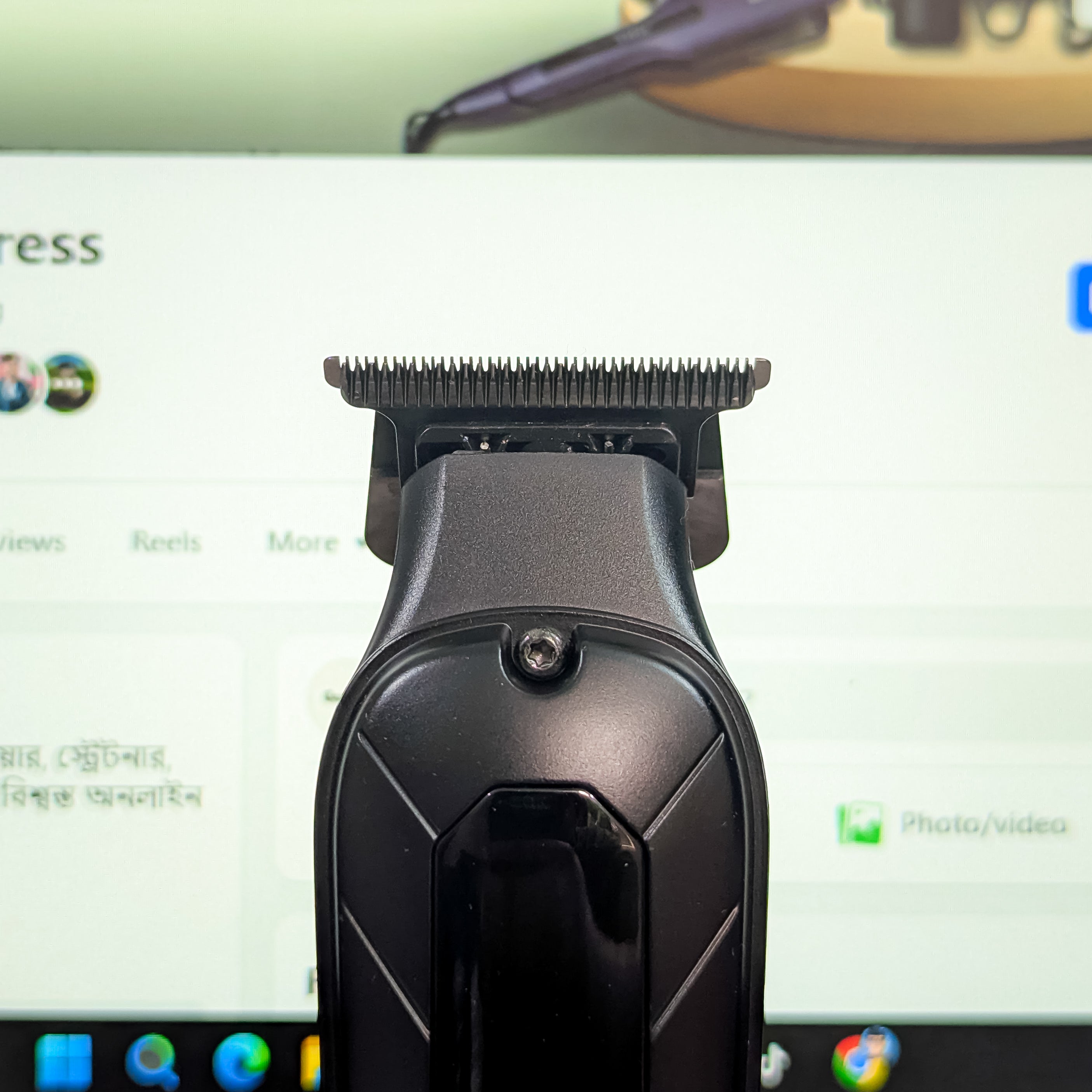 Kemei KM-1741 Professional Rechargeable Beard Trimmer