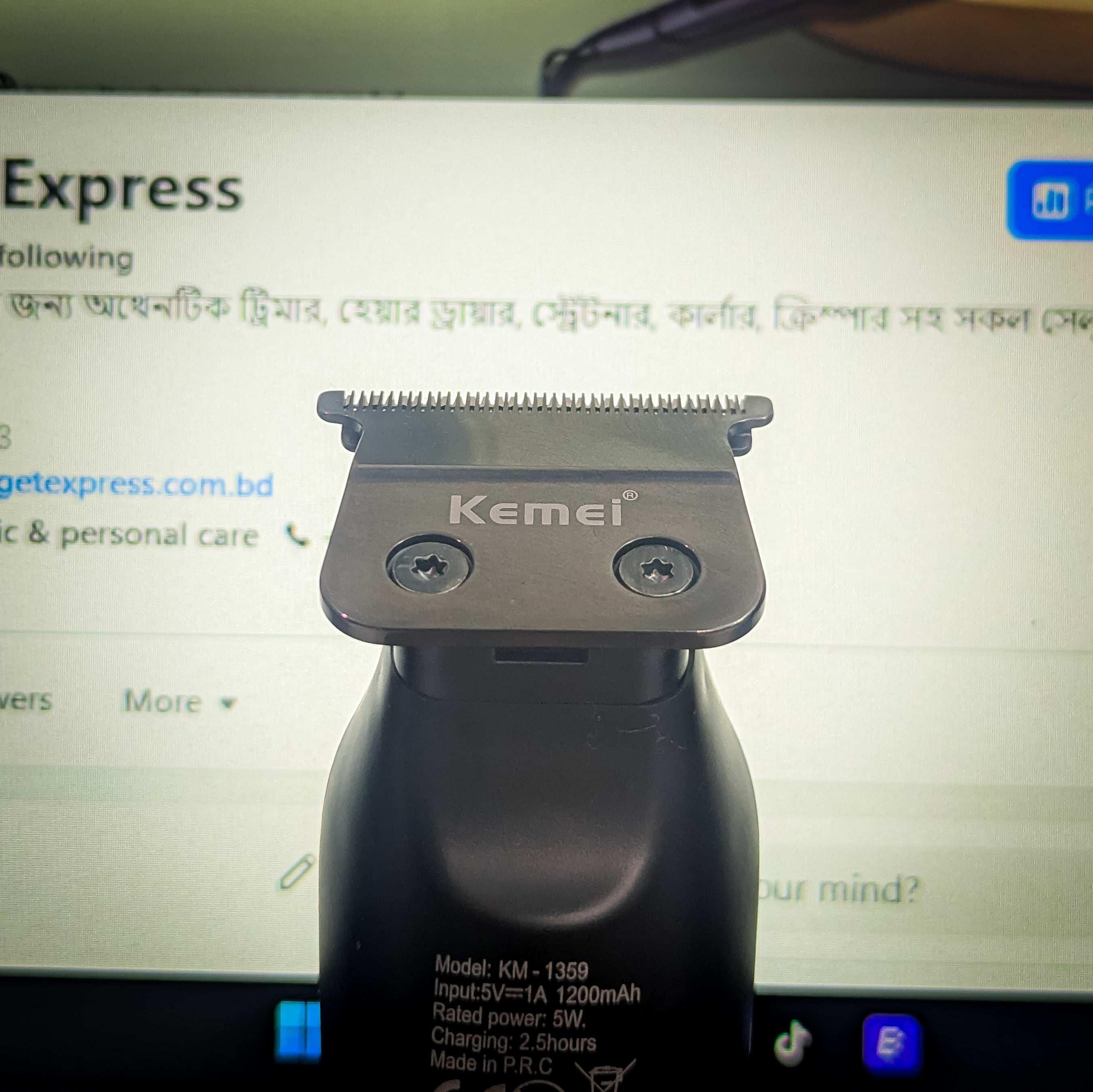 Kemei KM-1359 Professional Cordless Hair & Beard Trimmer